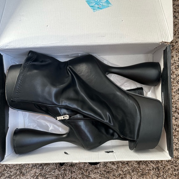 Somewhere To Be Booties - Black - Picture 5 of 9